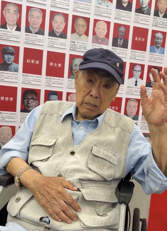 王中平，山东烟台人，1930年9月出生，1945年6月入伍。原二十七军纪委副师职专员兼办公室主任。