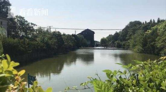 墓地藏身的农家乐