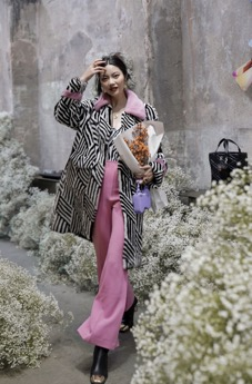 博主Fake姐 皮草来自:KOPENHAGEN FUR I MARYGLENN