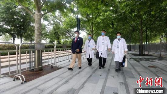 上海市场监管部门多项举措力保设施安全，及时响应校准测温设备。上海市场监管局供图