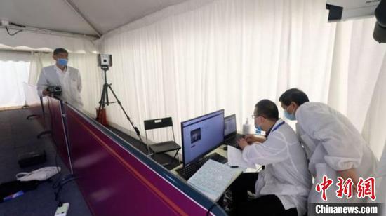 上海市场监管部门多项举措力保设施安全，及时响应校准测温设备。上海市场监管局供图