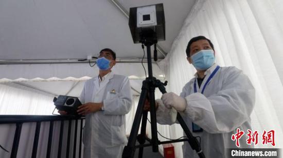 上海市场监管部门多项举措力保设施安全，及时响应校准测温设备。上海市场监管局供图