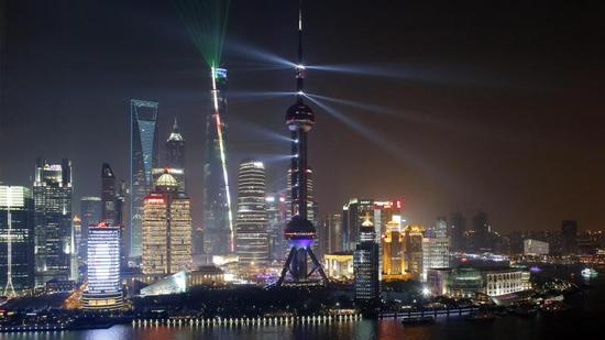 外滩“点灯仪式”的终点会是哪座建筑? 图片来源:殷立勤 摄