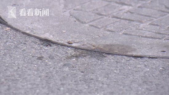 嘉定一酒醉男躺马路中央睡觉 被粗心司机碾压