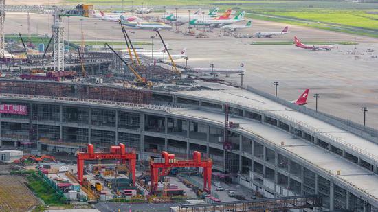 浦东机场卫星厅钢结构工程获奖空间内部无一根立柱