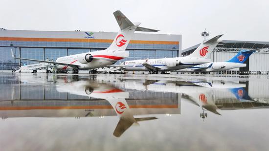 6月28日,中国商飞交付三大航各一架ARJ21飞机。 中国商飞供图
