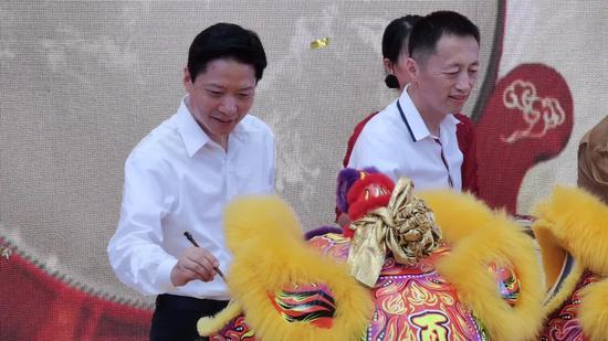 嘉定区委书记陆方舟、万科集团董事长郁亮