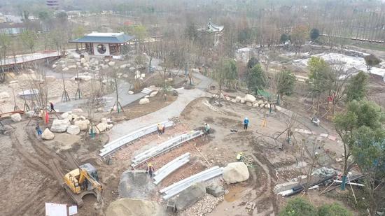 建设中的湖北展园
