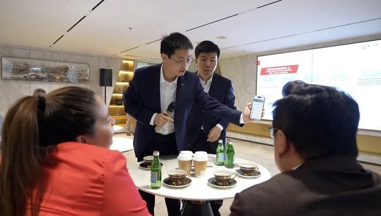 国际体验馆走访金融机构