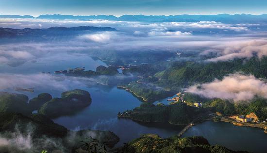 图说:鸟瞰千岛湖