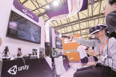 第十七届中国国际数码互动娱乐展览会(ChinaJoy)将于8月2日至5日在上海新国际博览中心举办。图为去年展会现场。