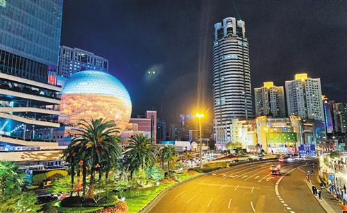 图为上海徐汇区肇嘉浜路街景。徐汇区以科技带动产业发展，形成“一核一极一带”科创空间格局。 潘蓉欢摄