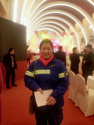 环卫女工落户上海:18年清扫一条路 曾以为根本
