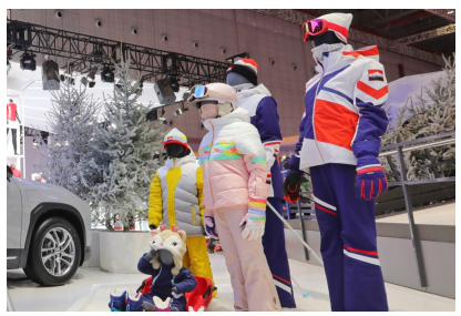 参展商带来的冰雪运动相关展品