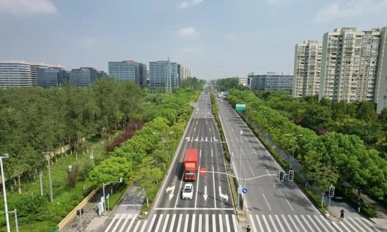 改造后的申江路金葵路交叉口