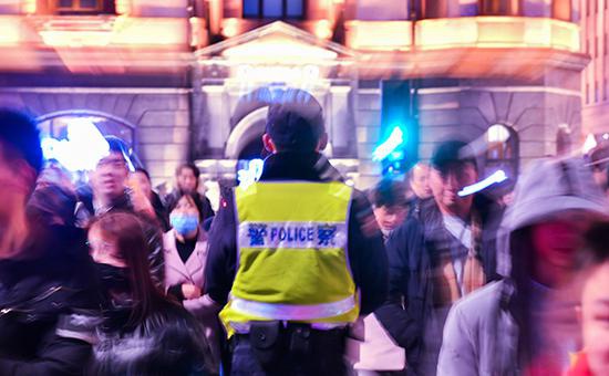 跨年夜,上海外滩迎来大量游客,民警维持秩序。本文图片均为上海黄浦警方提供