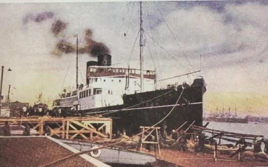 ▲进入汇山码头的长崎丸