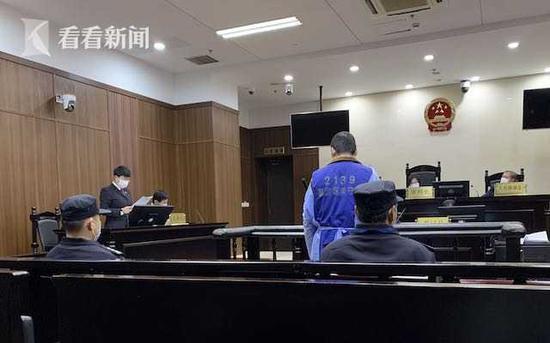 汉子出售假装知名品牌奶瓶奶嘴 不法牟利十余万终获刑