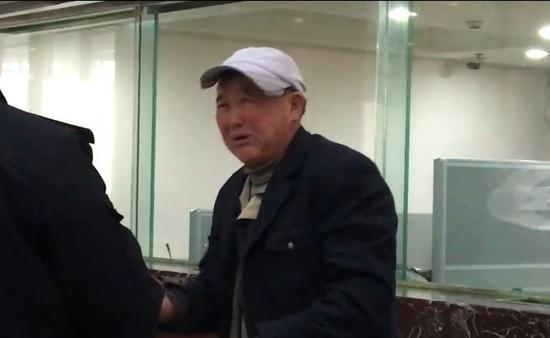 大爷的话听来倍感揪心。来源:梨视频