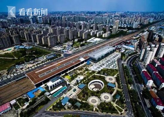 上海gdp第一_旅行趣闻江西婺源 580年古村仅有一株腊梅,却点亮整个(2)