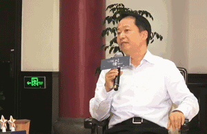 未标题-2.gif 区委书记李跃旗在节目录制现场