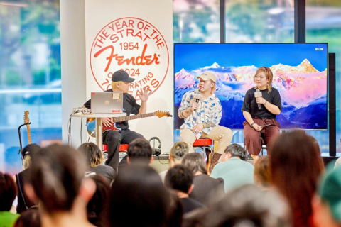 从左至右依次为:音乐人Chace、制作人蔡智光和Fender中国区总经理戴筠杰