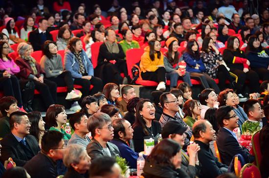 2020卫视春晚热度排名_直击2020年颍上县春节联欢晚会联排