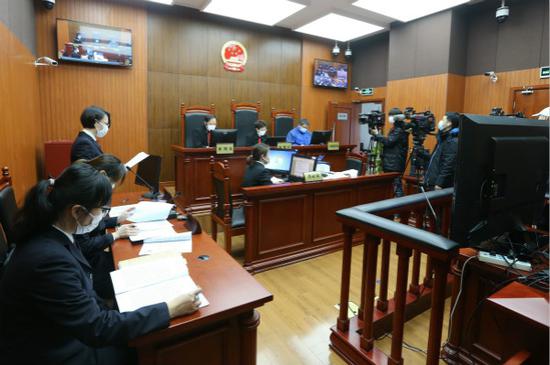 图说:法庭审理现场。虹口检察院供图