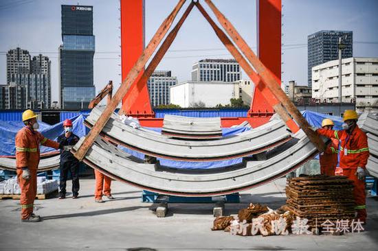 图说:地铁14号线工程土建6标工地复工 新民晚报记者 陈梦泽 摄