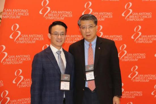 　　　　复旦大学附属肿瘤医院乳腺外科主任邵志敏教授（右）和研究团队主要成员、医院乳腺外科副主任医师李俊杰

