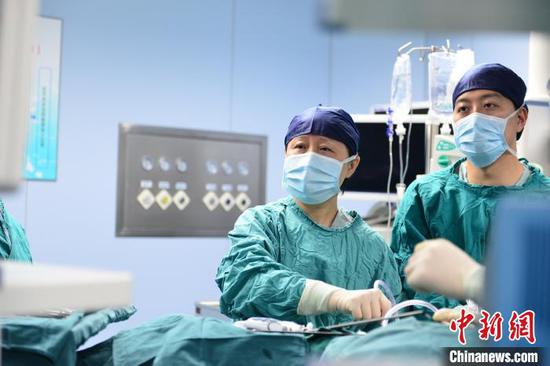 只要诊治及时,遗传性大肠癌的生存预后并不差。 王广兆 摄