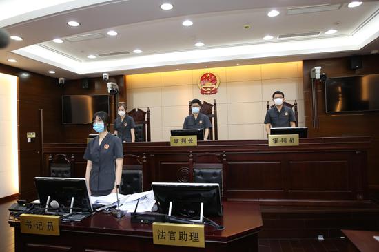 庭审现场 上海三中院供图
