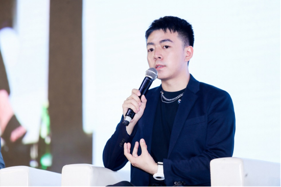 “新都市，新消费” 论坛活动现场 - 商业新灵兽创始人王臻强从零售角度解读新都市