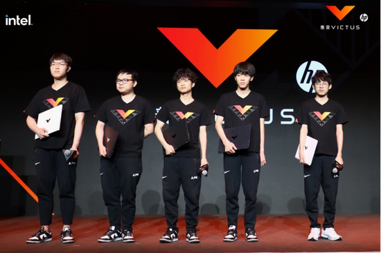 SN战队携惠普VICTUS光影精灵7游戏本震撼亮相