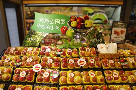 南非苹果在城市超市上柜售卖