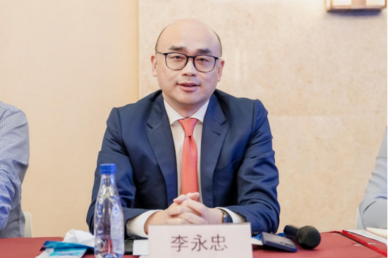 上海医药执行董事、副总裁、上药控股总经理李永忠先生在现场发言