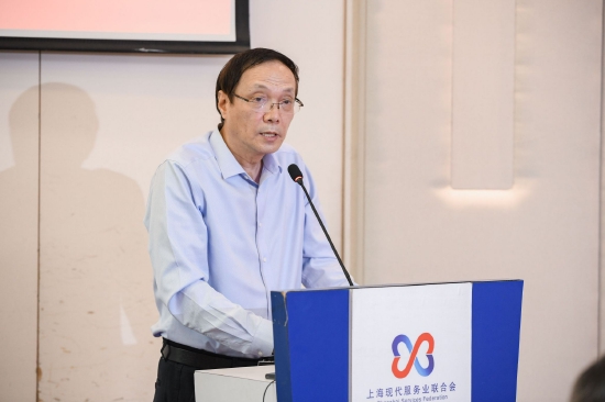 上海现代服务业联合会副秘书长、上海现代服务业投资咨询公司总经理侯伟康