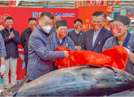 世纪联华中环店上演 “开鱼秀”，现场观众嘉宾大饱眼福