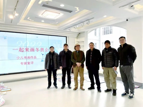 复审专家团：（自左到右） 沈雪江、程明太、郑辛遥、丁设、平龙