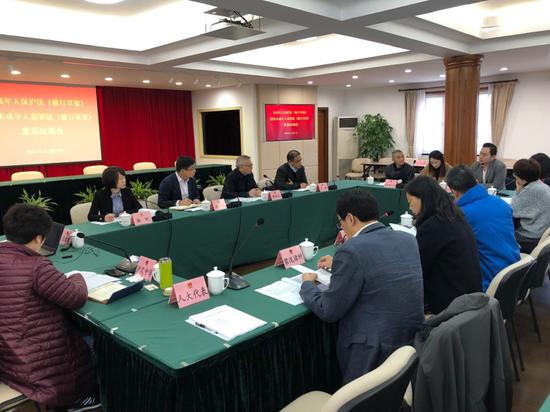 澎湃新闻官网联系记者 4cd6-iknhexi4778952.jpg