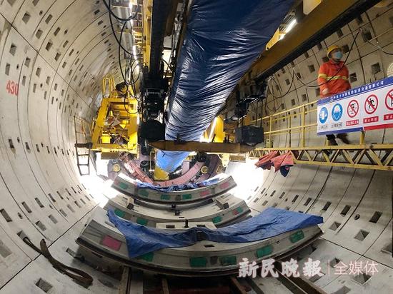 图说:轨道交通14号线施工现场 杨硕 摄