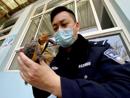 图说:警方开展立案侦查。