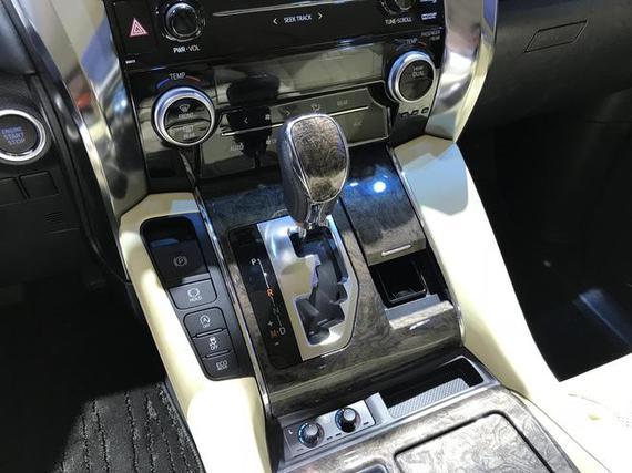 2018北京车展：新款丰田埃尔法正式亮相