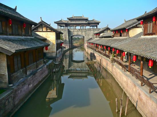 上海粉丝穿越回靖王府 重游象山影视城续写琅琊榜