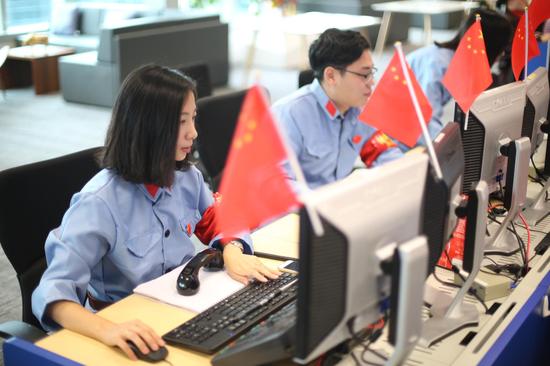 上海国际货币携手李云迪 慈善日募款150余万元