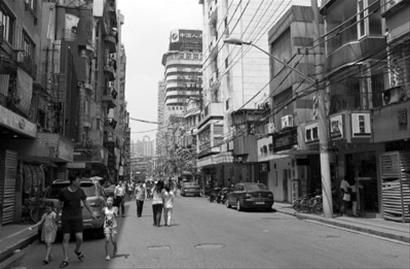 黄河路美食街的生意已经大不如前