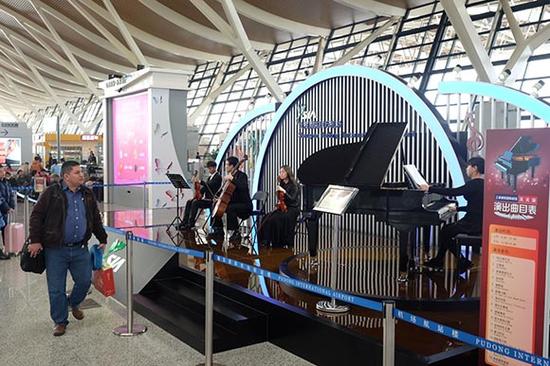 应对700万春运客流 浦东机场推出十项服务新举措