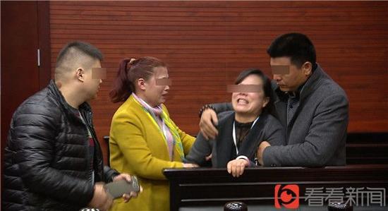 95后大学生不愿分手捅伤女友看其流血至休克