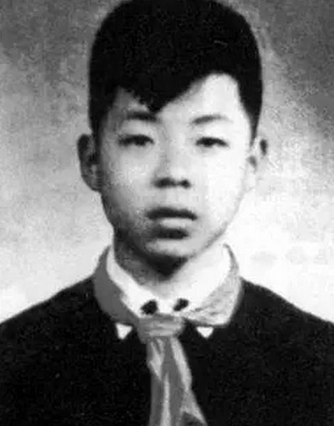 学雷锋日讲述雷锋生前的故事 助人为乐薪火永