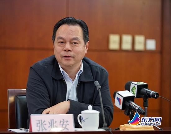张兆安代表上海的环保标准一定要提高